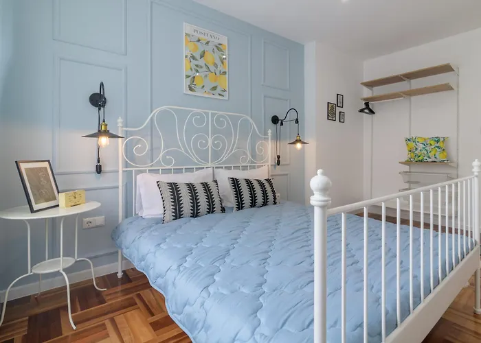 Marelis Luxe Apartment Warna